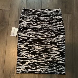 LuLaRoe Cassie L (NWT)